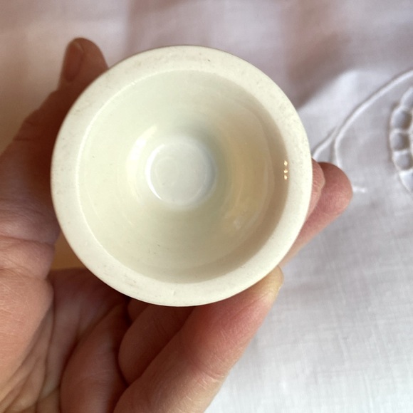 Ceramic Egg Cup Grenadier Guards Marching Soldiers in Red Black Collectable - Picture 5 of 5